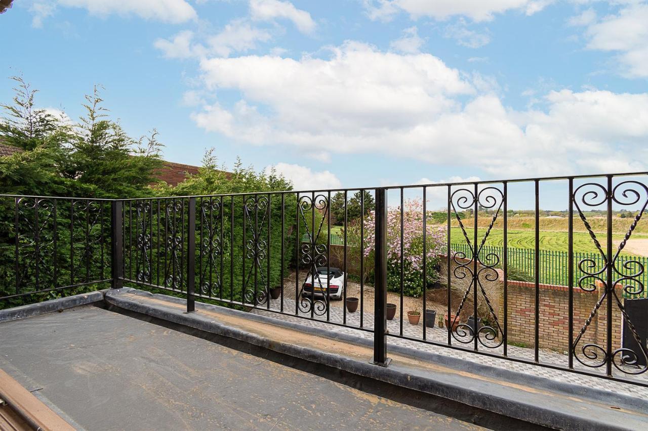 Boutique Green Acre Views Slough Zewnętrze zdjęcie